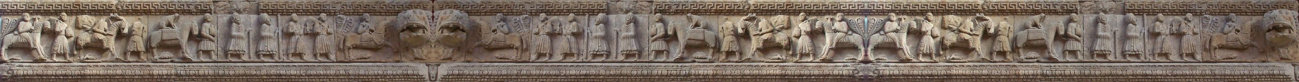 Frise de pèlerins, Duomo de Fidenza, étape de la Via Francigena